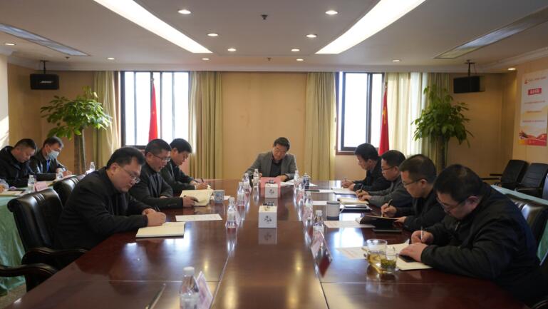 尊龙凯时人生就是搏集团召开党委会专题转达学习十一届省委第七轮巡视省属国有企业“转头看”情形集中反馈会精神