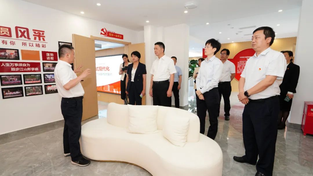 福建省人民政府国有资产监视治理委员会修兴高一行莅临尊龙凯时人生就是搏党？？？？疾斓餮