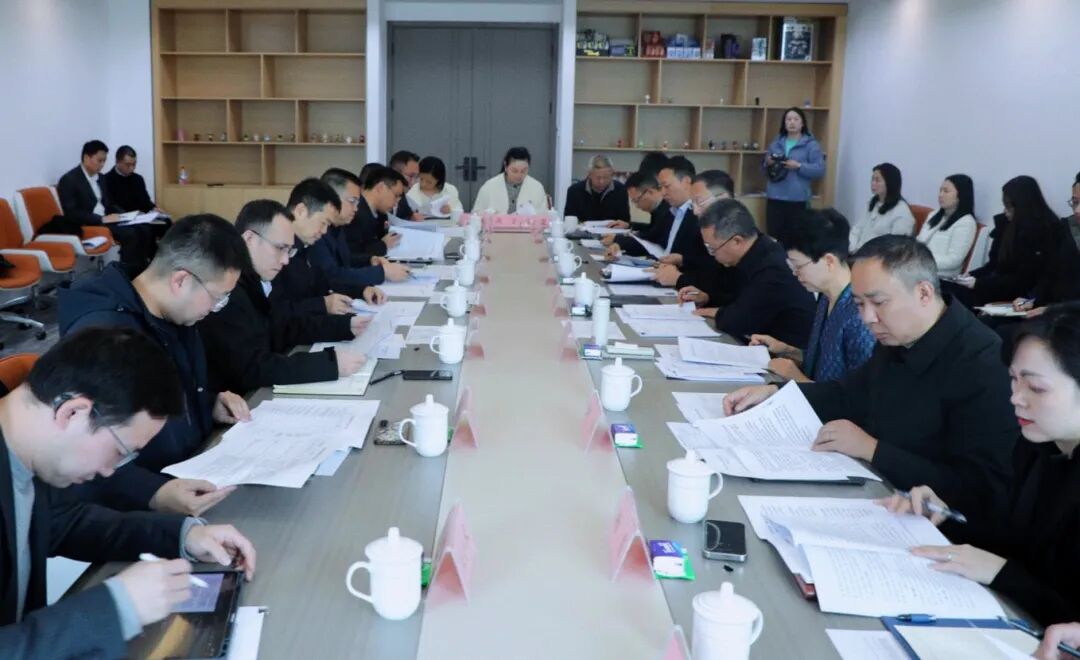 省尊龙凯时人生就是搏集团与成华区召开事情对接会