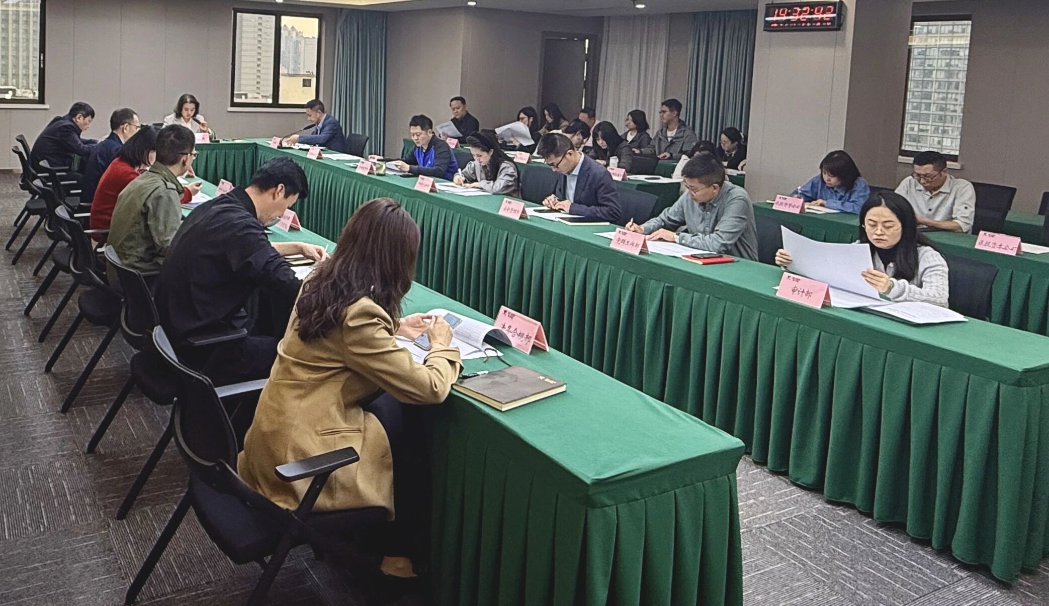 85986646-190b-4f60-b8ed-10a00e00c7a1 省尊龙凯时人生就是搏集团召开刷新深化提升行动重点使命整体评估事情聚会